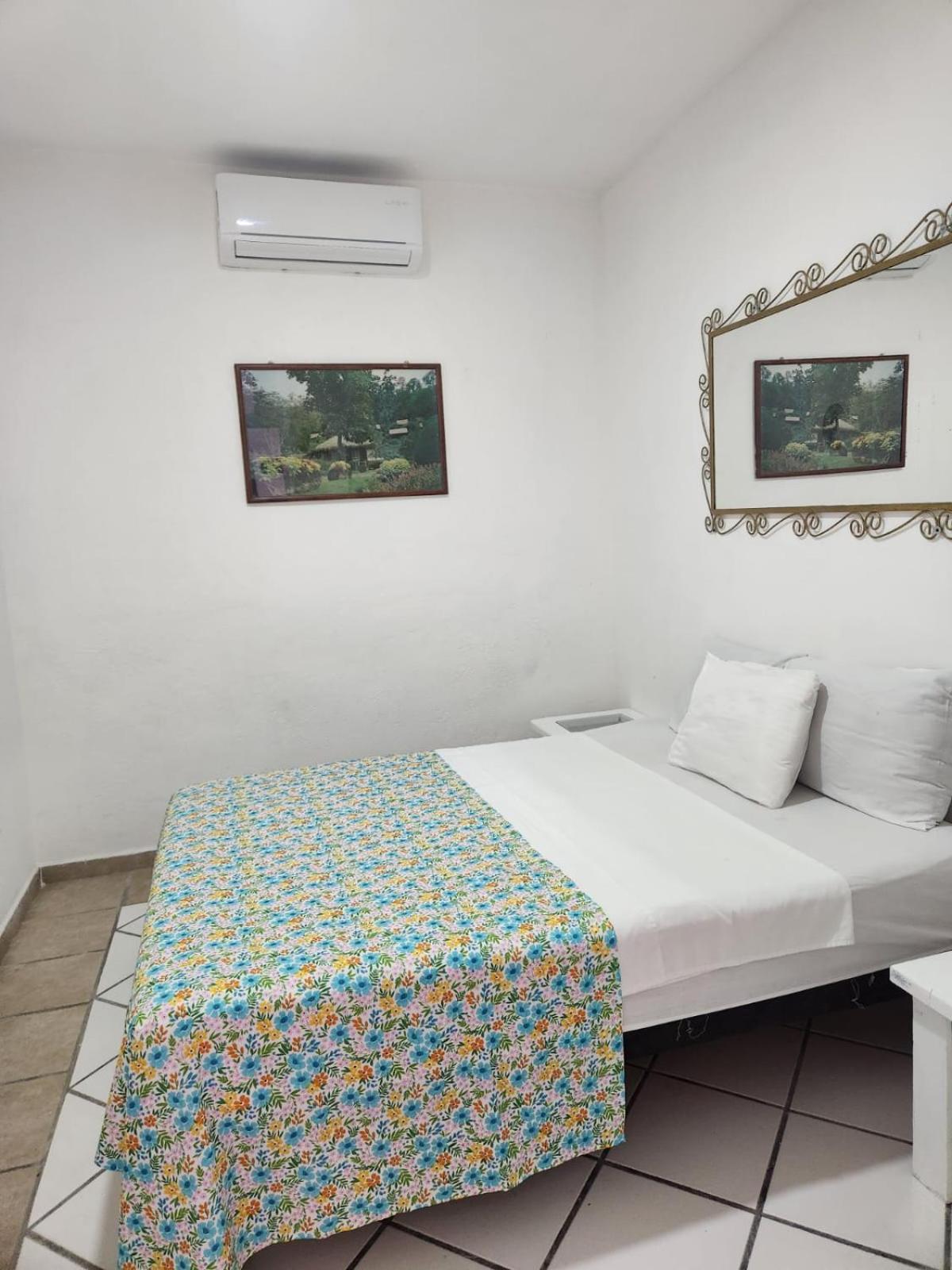 Alexandross Bed & Breakfast Puerto Vallarta Exterior photo